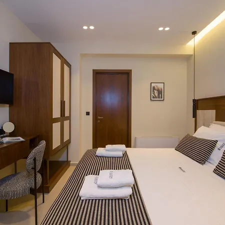 Almi-cove Hilltop Willa