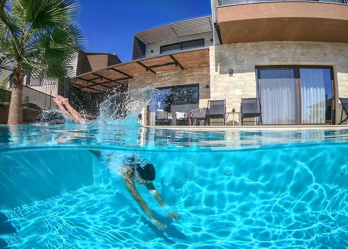 Almi-cove Hilltop Villa *