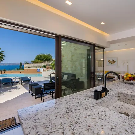 Almi-cove Hilltop