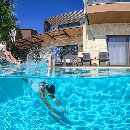 Almi-cove Hilltop Villa *