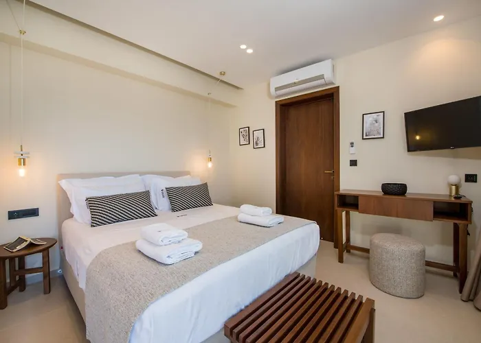 Almi-cove Hilltop Hanya