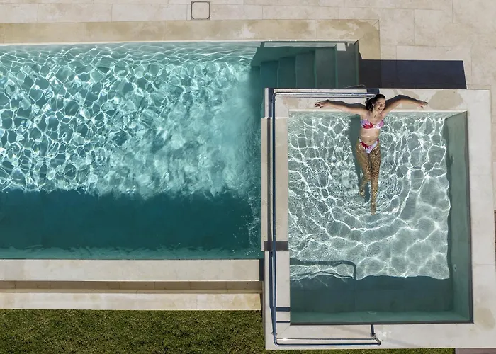 Almi-cove Hilltop Willa *